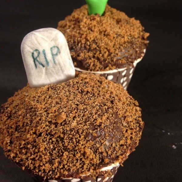 The Evil Dead Cupcakes (Set of 12) The Evil Dead Cupcakes (Set of 12)