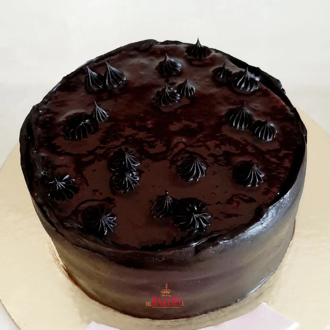 Dark Chocolate and Strawberry Cake 1 Chocolate Strawberry Cake